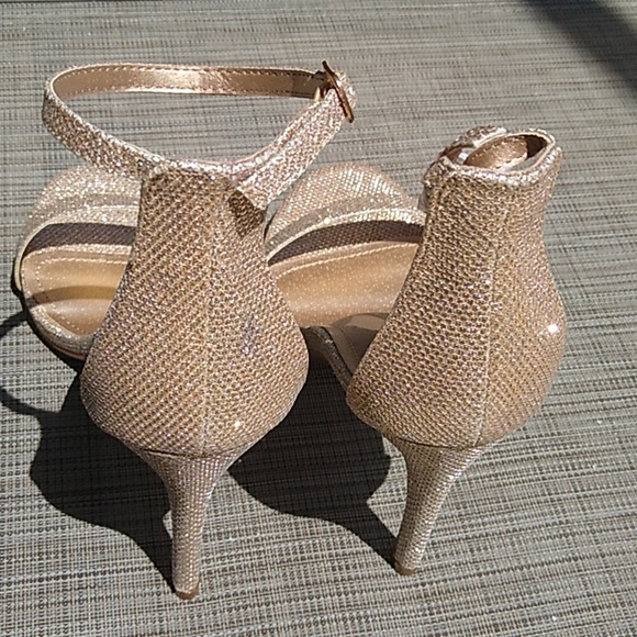 Dream Pairs Ankle Strap High Heel Stiletto Sandals - Picture 2 of 4